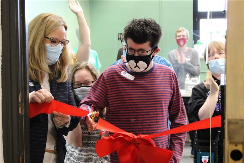  Ribbon cutting ceremony of One Stop Trev Shop